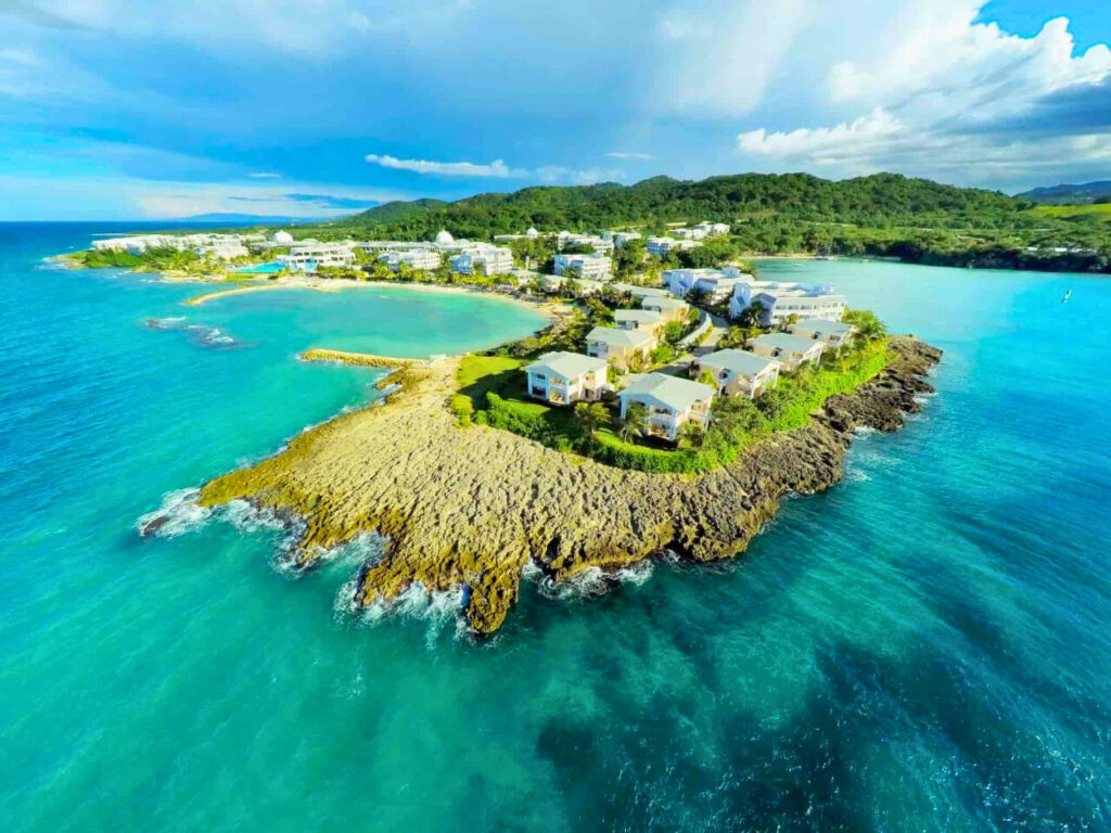 Aerial view of the Grand Palladium Lady Hamilton resort