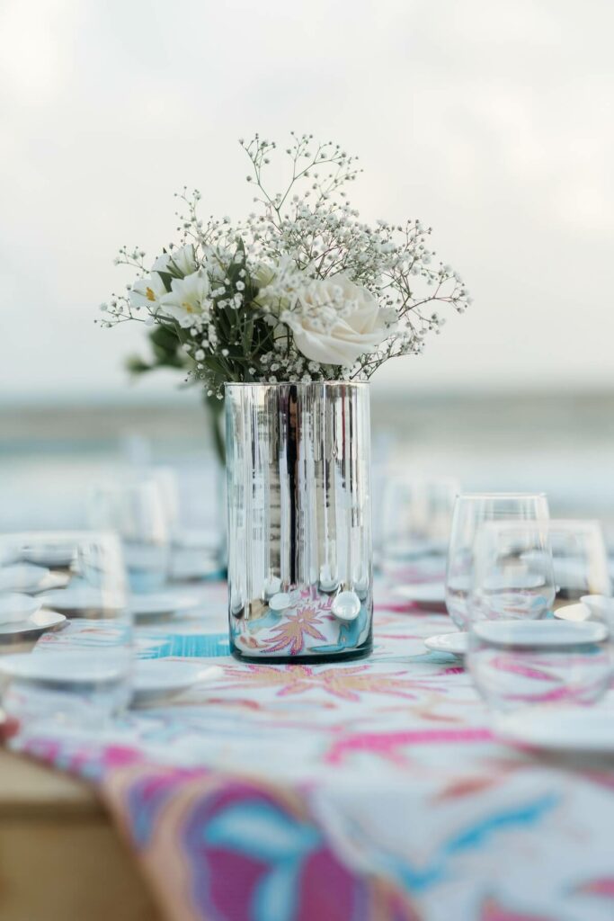 DIY centerpieces for a destination wedding: how to save money on your destination wedding, buy your own vases and flowers