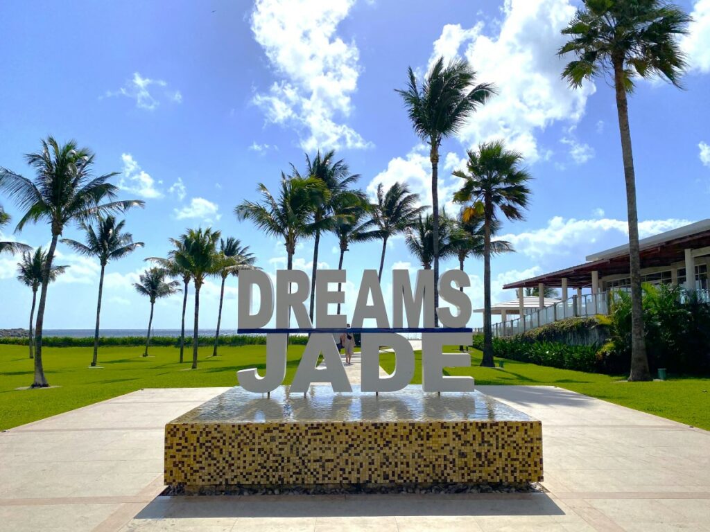 dreams jade weddings resort sign letters