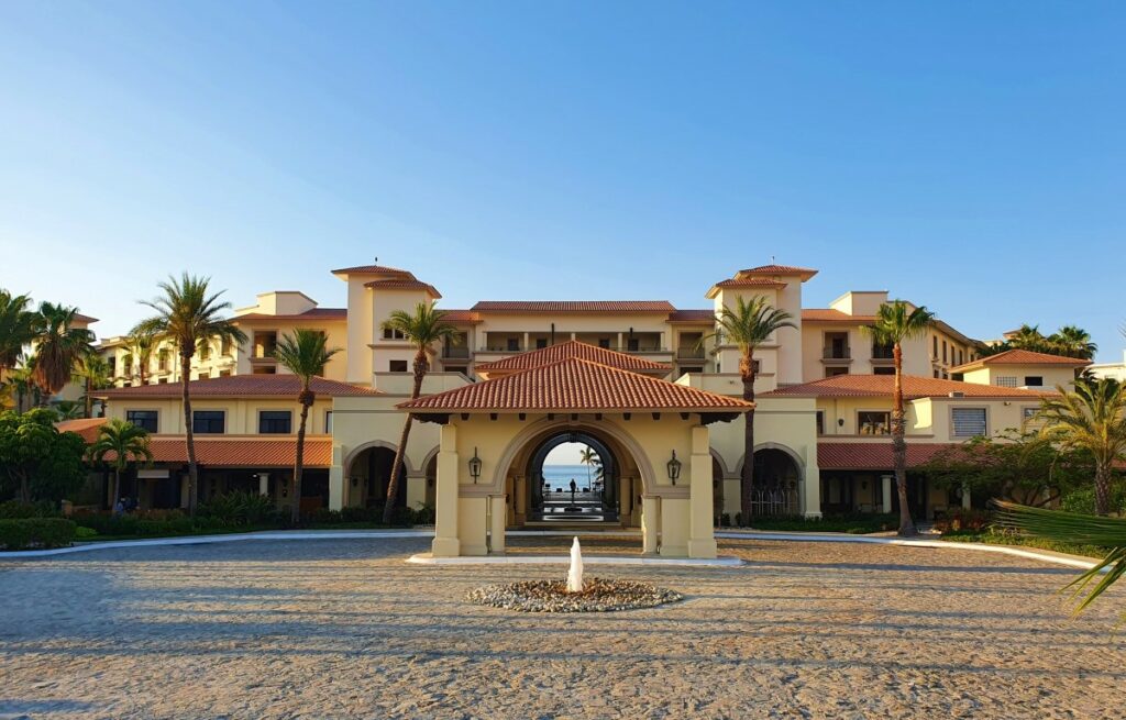 Famous los cabos arch in mexico