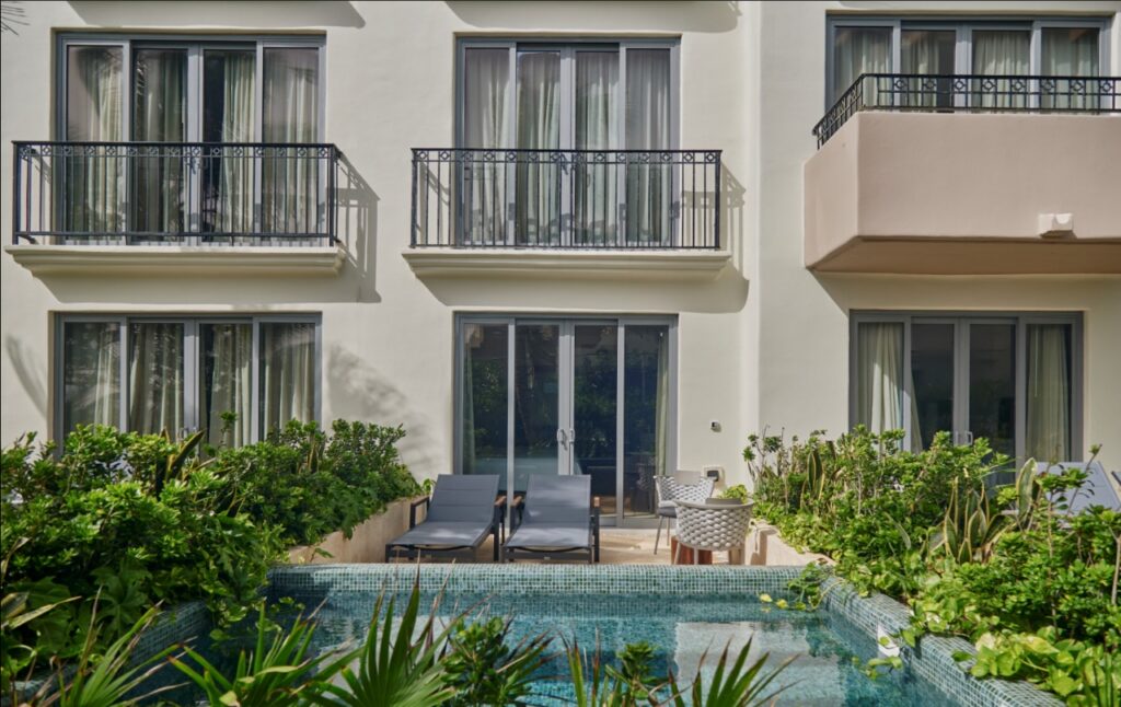 swim out rooms surrounded by mangroves at fiesta americana condesa cancun