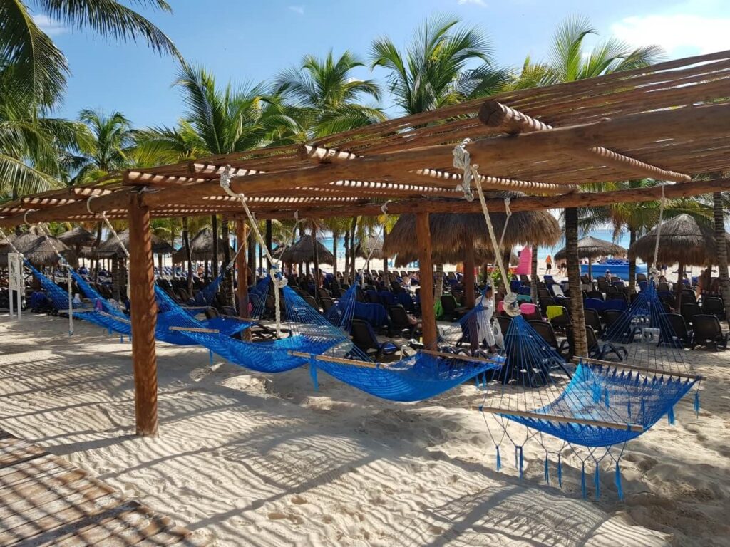 hammock area at the select beach club