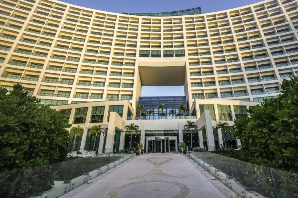 live aqua cancun resort building
