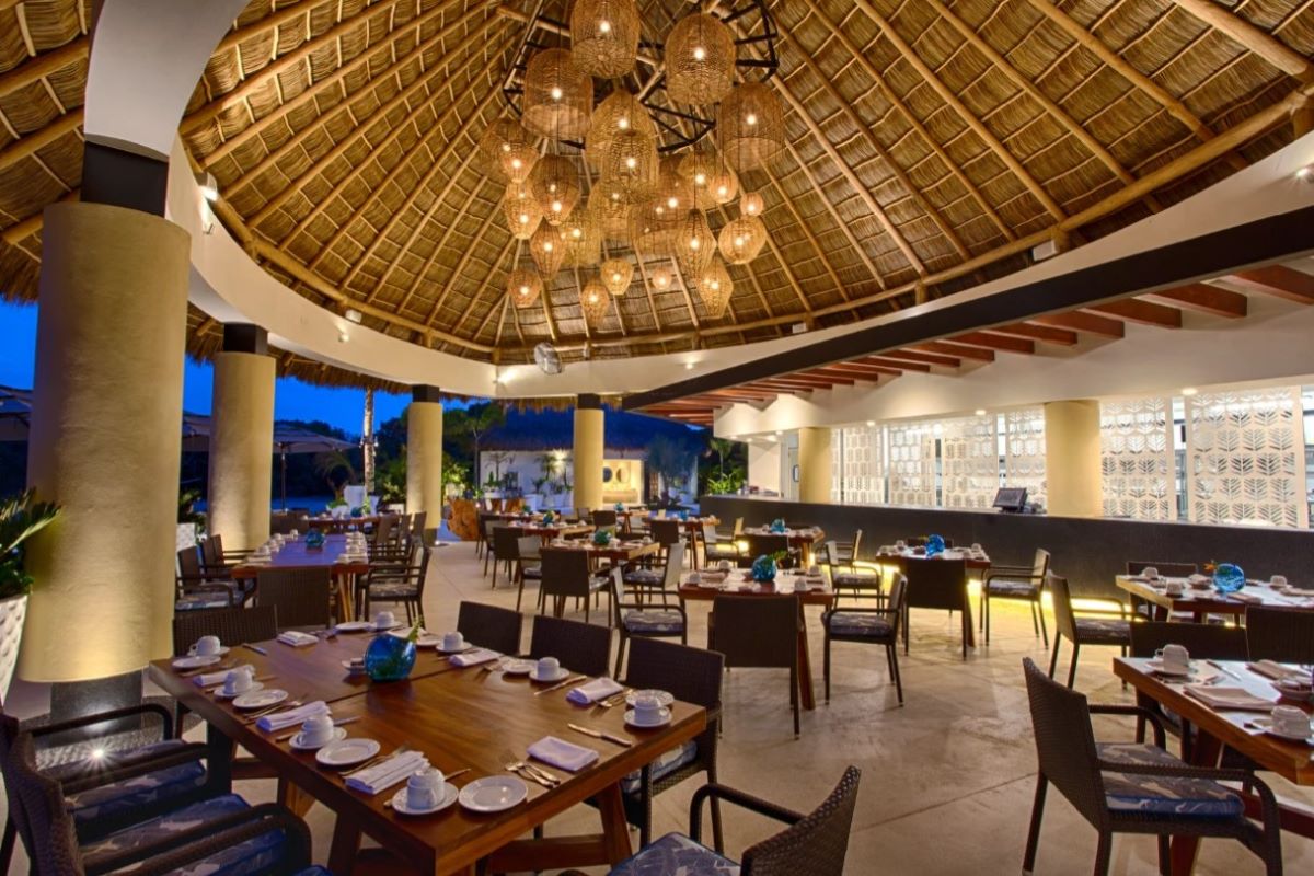 marival distinct restaurant