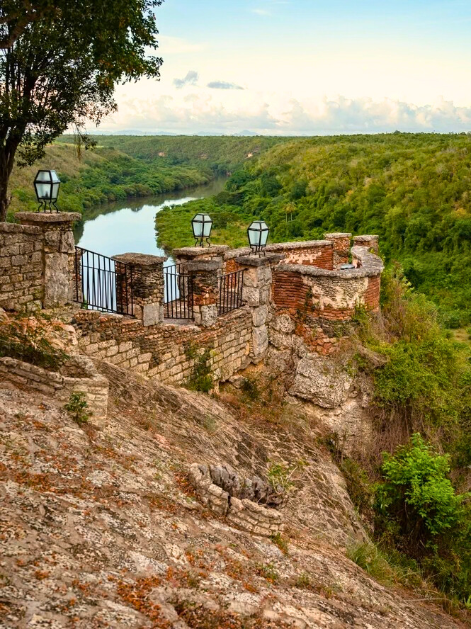 Terrace built on the mountains with a heart shape