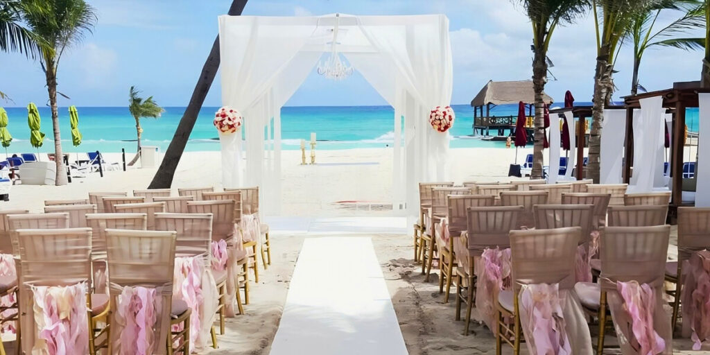 Beach ceremony for weddings at the fives beach